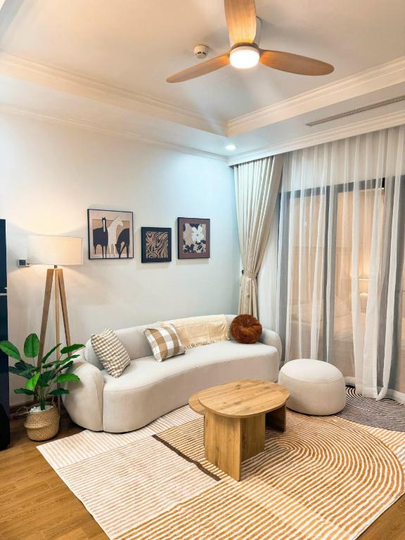 Mai-Homestay - 1 BR apartment at Vinhomes Royal City - B&B Hanói