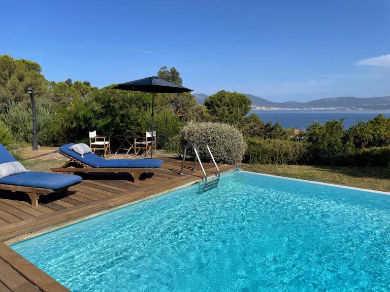 Villa L'usciata - Bed and Breakfast Pietrosella