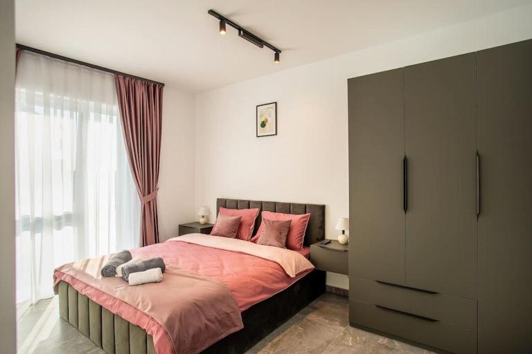 Bia Skyline Retreat - Ferienwohnung Großwardein
