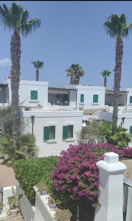 Villetta in Resort con piscina - B&B Torre Lapillo