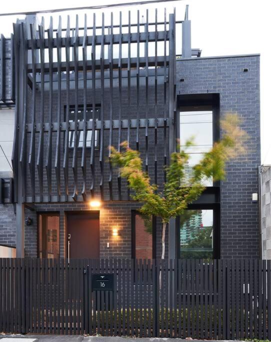 Brilliant Townhouse in Sensational Sth Melb Law - B&B Melbourne