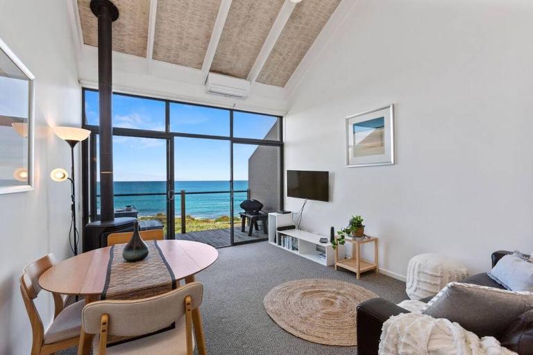 12 Whitecrest Great Ocean Road Resort - Ocean Views - B&B Wongarra
