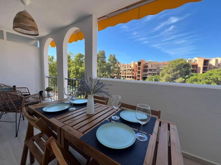 Elegante y luminoso apartamento de playa - Ferienwohnung Fuengirola