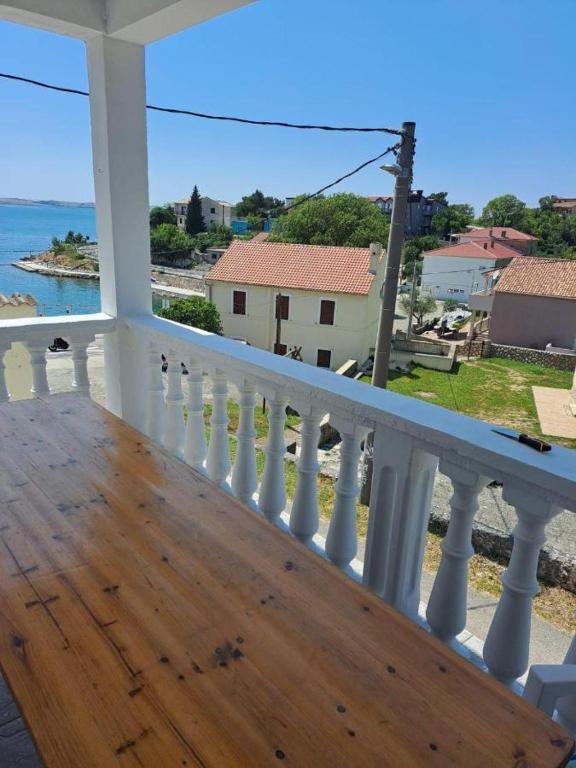 Marisala - Berth avalable, 20m from sea!! - Bed and Breakfast Tribanj