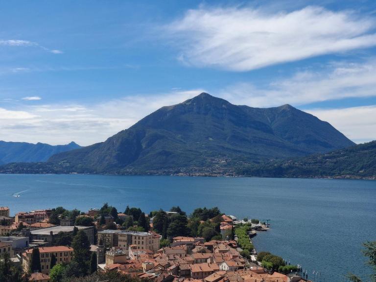 GIULIA e ANDREA - Bed and Breakfast Bellano