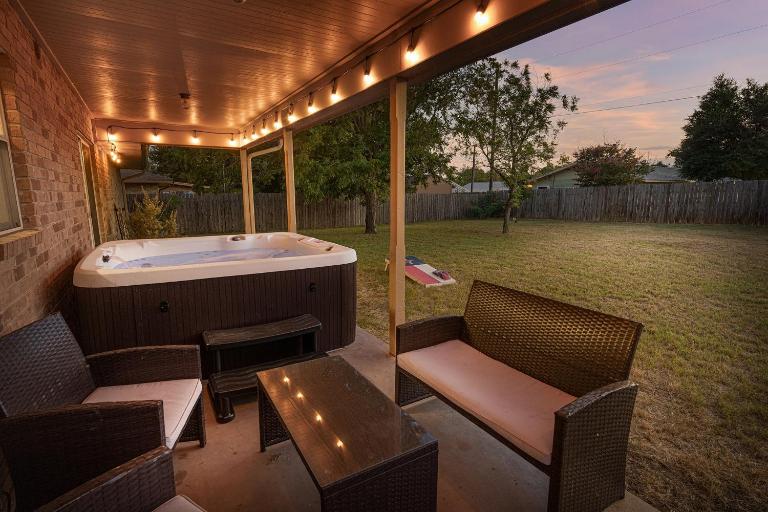 Hill Country Haven - Hot Tub & Game Room - Chambres d'hôtes Fredericksburg