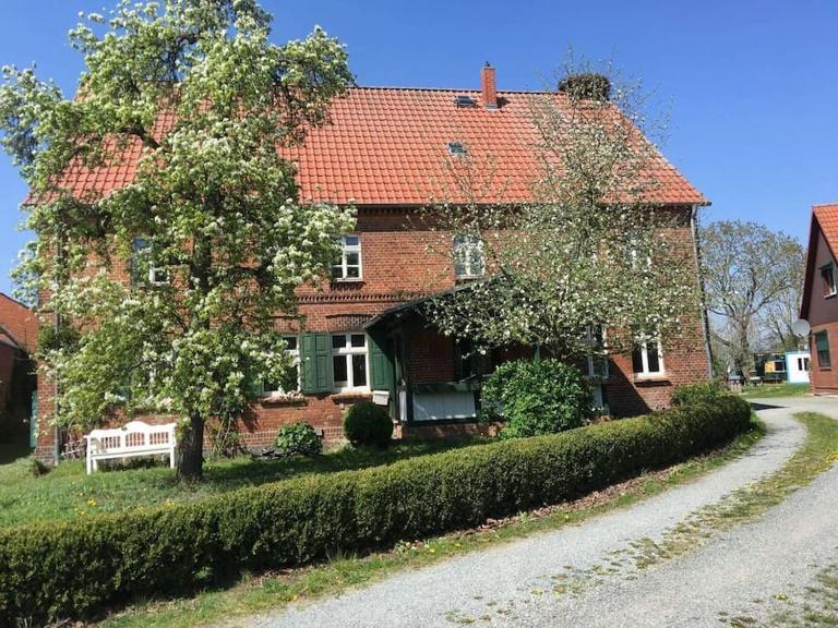 Storchenhaus Abbendorf - mit Badestelle im Dorf - Chambres d'hôtes Rühstädt