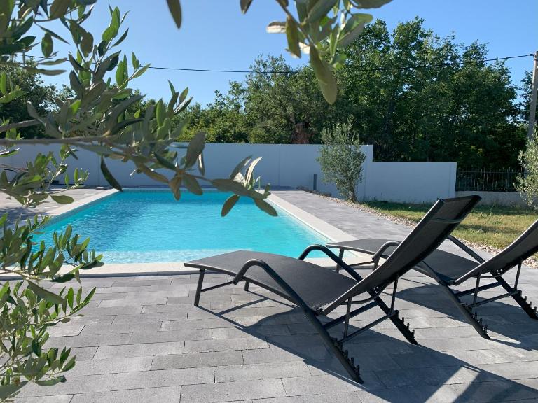 Villa Dolce Vita Biograd na Moru with Private Swimming Pool Minutes from the Adriatic Sea - B&B Lišane Tinjske