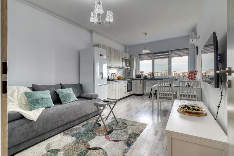 Homie Gray Apartment - Private Parking - Self Check-In - B&B Bucharest