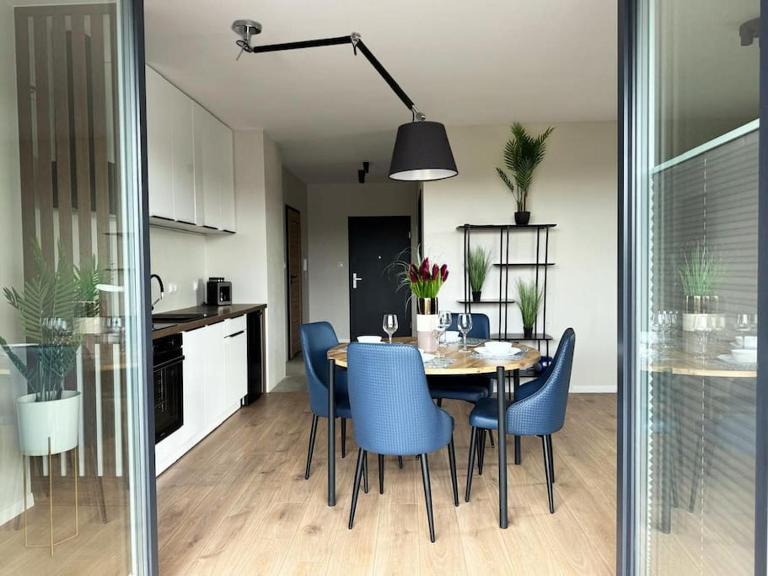 Sowia Apartament z garażem podziemnym - Ferienwohnung Kielce