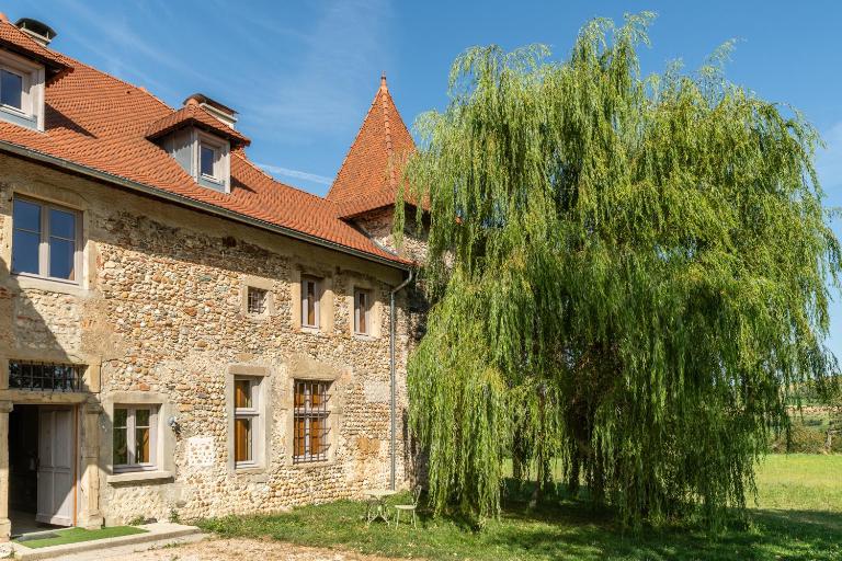 ÉCURIE DES 2 TOURS - Chambres d'hôtes Torchefelon