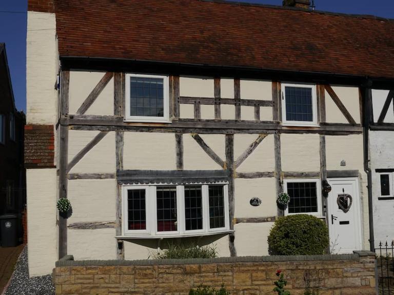 Lilac Cottage -Sleeps 6 -HOT TUB - B&B Aston Cantlow