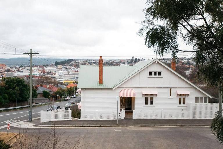 Harmony House - CBD - B&B Launceston