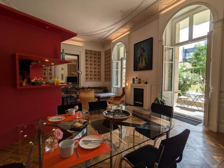 Appartement avec terrasse, jardin et WIFI au cœur historique d'Angoulême - FR-1-653-263 - B&B Angoulême