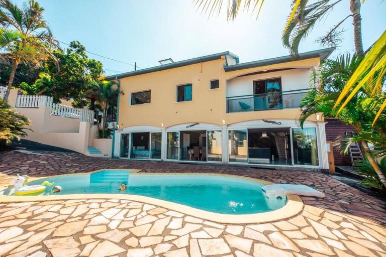 Grande maison pour 20 personnes, avec 8 chambres, piscine, billard et BBQ - Chambres d'hôtes Saint-Joseph