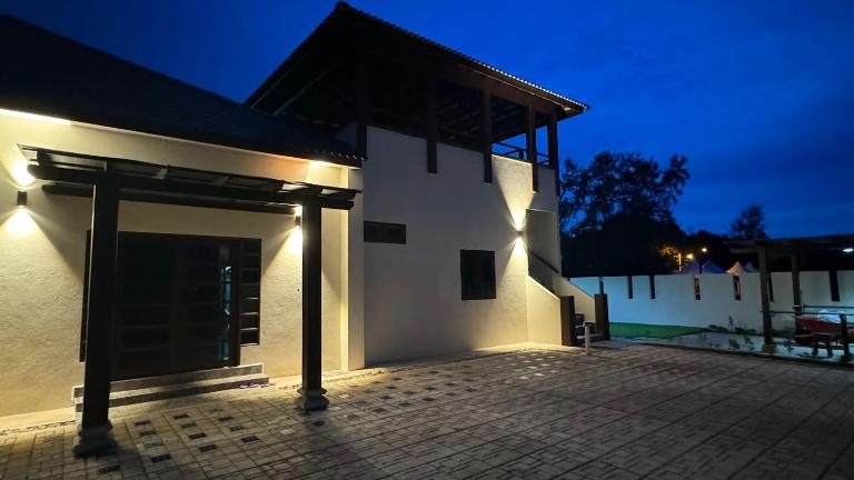 Charis Tanjong Jara Villa Emerald - Bed and Breakfast Dungun