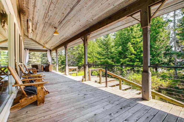 Serene Washington Island Getaway w/ Private Beach! - Chambres d'hôtes Detroit Harbor