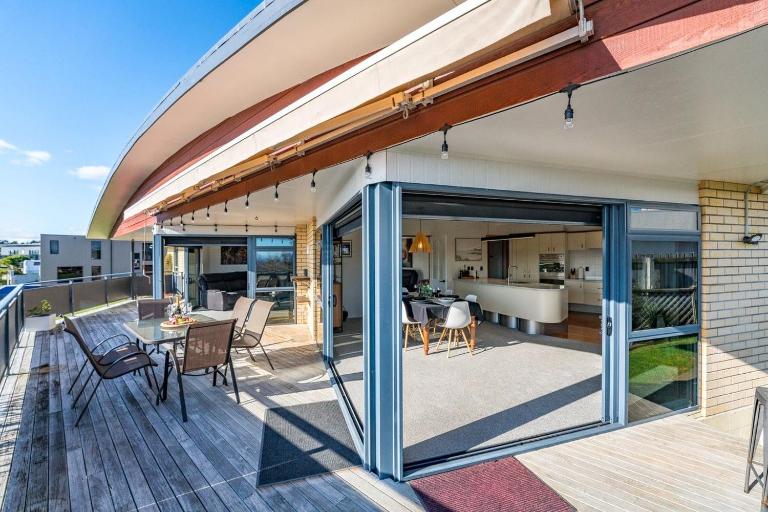 Lake Taupo Outlook - Table Tennis, Great Location - Bed and Breakfast Taupo