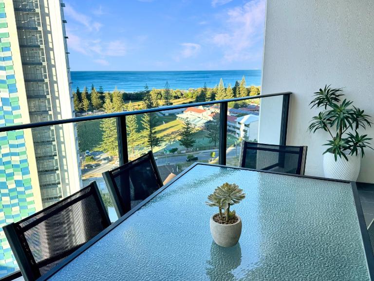 Sierra Grand 15th floor Ocean Views parking - B&B Costa Dorada