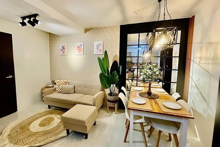 Happy Nest at La Bella Condo Banilad Mandaue Cebu 2 Bedrm Free wifi 6pax max - B&B Banilad