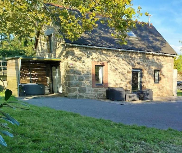 Gite Les Sapins avec SPA privatif - Bed and Breakfast Le Châtellier