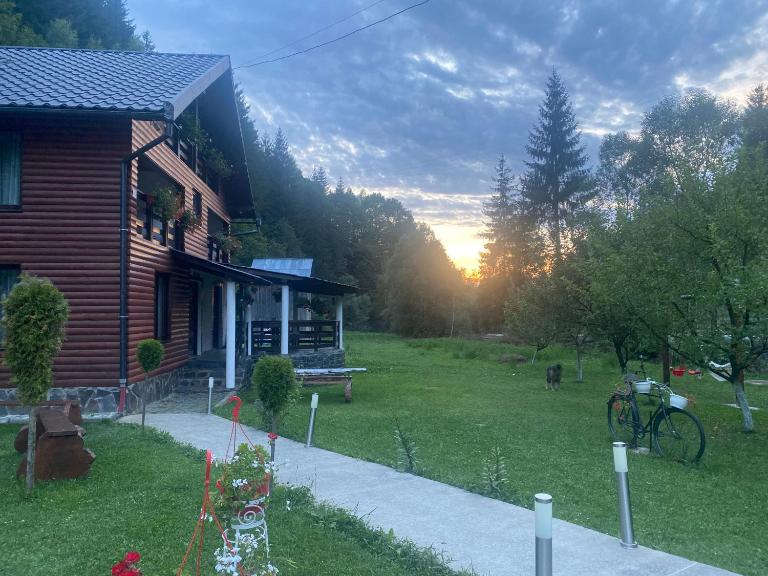 Cabana Briana - B&B Borşa