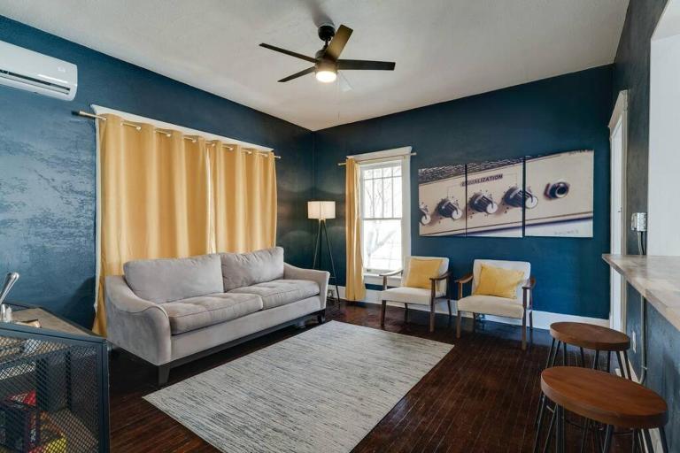 Historic Apt Near Music Row-Hillsboro Village - B&B Nashville