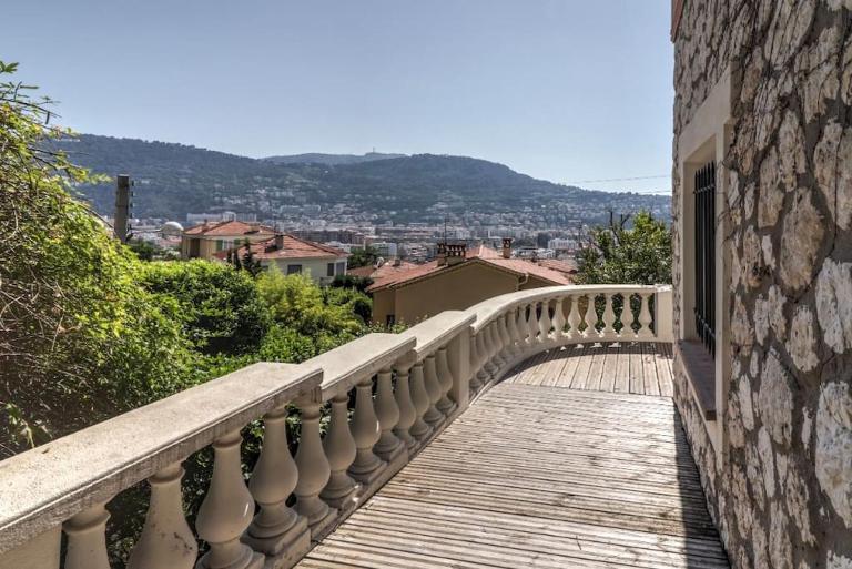 Villa spacieuse, totalement adaptée aux normes PMR - Bed and Breakfast Nice