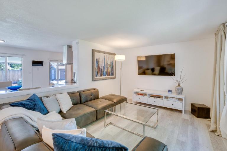 Covered Patio & Fire Pit: Centennial Home! - Chambres d'hôtes Centennial