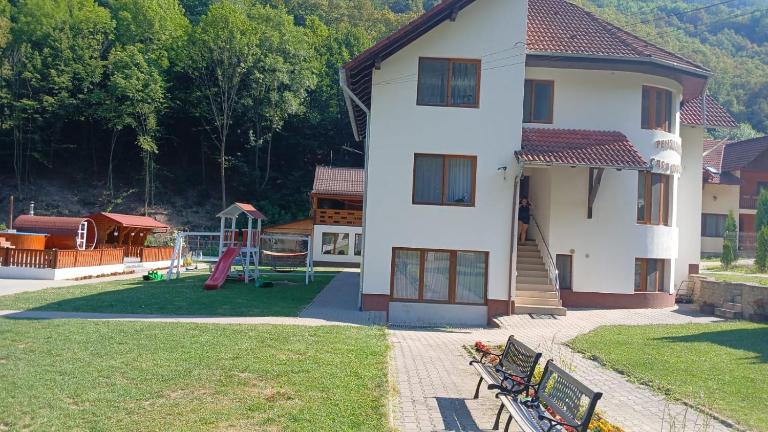 Pensiunea Casa David - Ferienwohnung Şugag