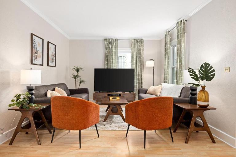 Cozy Mid Century Oasis with 2 KING beds - B&B Peoria