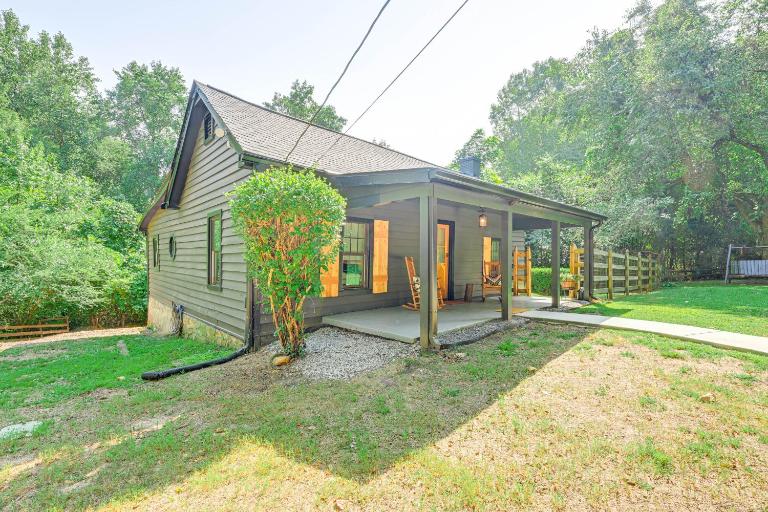 Cabin w/ Fire Pit - 7 Mi to Downtown Carrollton! - B&B Carrollton