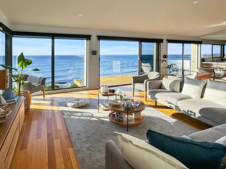 Ava - Luxe Oceanfront Beach House - Bed and Breakfast Falmouth