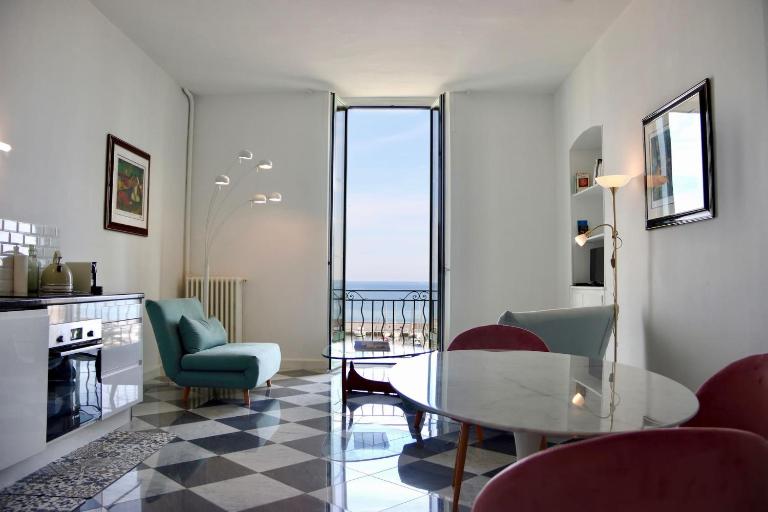 "Le Grand Hotel" Prestigieux et Unique, Vue Mer - B&B Menton