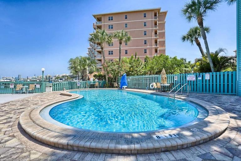 Bayside Penthouse-5min to Beach, Rest & Shops - B&B Clearwater Beach