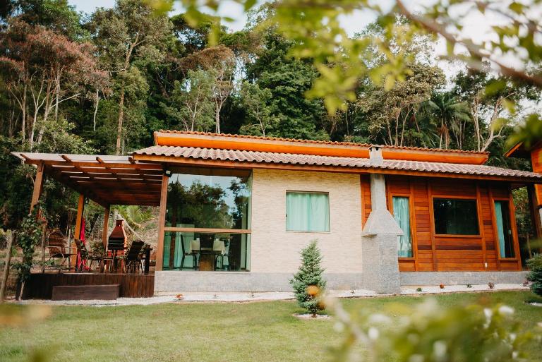 Chalé em Pedra Azul Pet Friendly c Quintal Cercado e Área Gourmet 5min Rota do Lagarto - B&B Domingos Martins