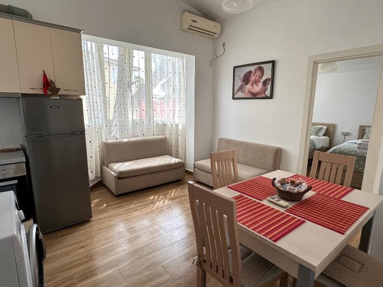 Teo’s Apartment - Ferienwohnung Golem