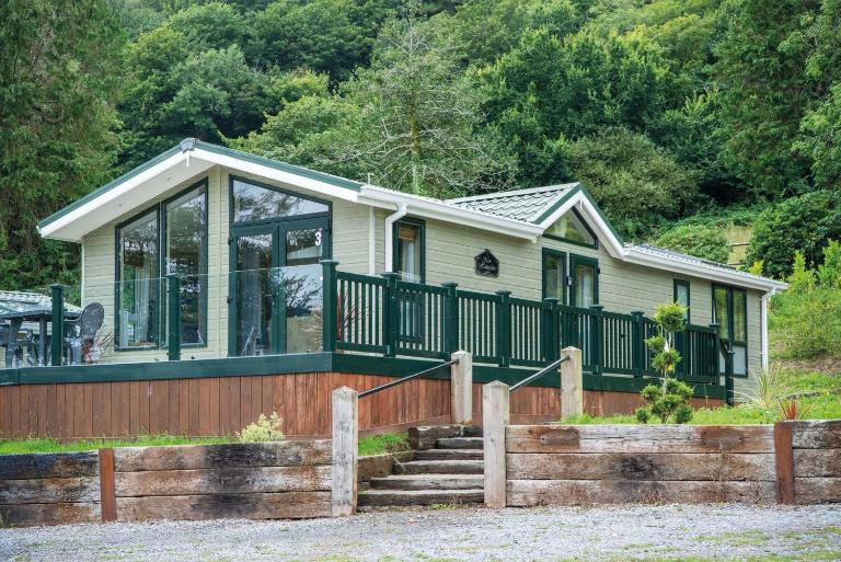 3 Manor Lodge - 2 Bedroom Lodge - Pendine - Bed and Breakfast Pendine