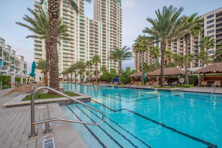1901 Sapphire Beachfront 3 Bedroom Condo - B&B South Padre Island