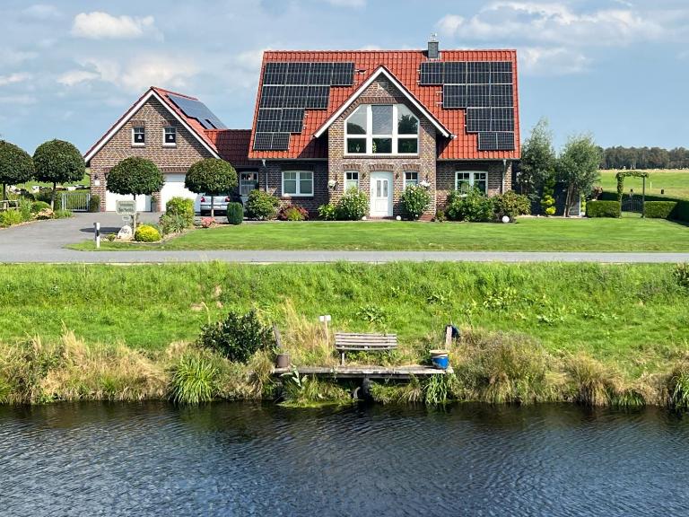 Ferienwohnung Haus Moorblick Garten mit Terrasse Netflix E-Kamin Thermomix - Ferienwohnung Wiesmoor
