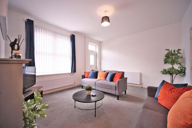 A1, M62, Free Parking, WiFi, 5 Beds - Ferienwohnung Hemsworth