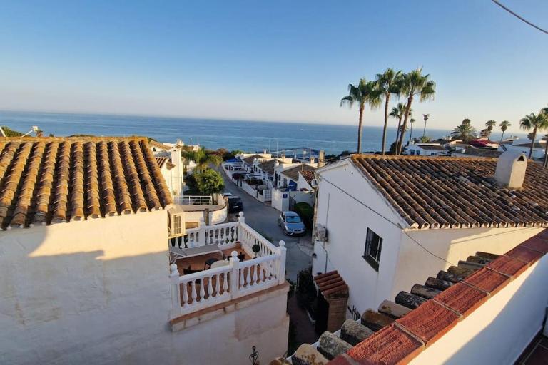 Ardhraubu Villa, Terra Cotta & Very Close to Sea - B&B La Cala De Mijas