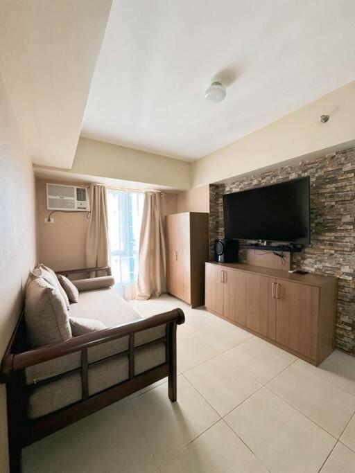 Homey Stay 1 BEDROOM, inside IT PARK - Chambres d'hôtes Nawanao