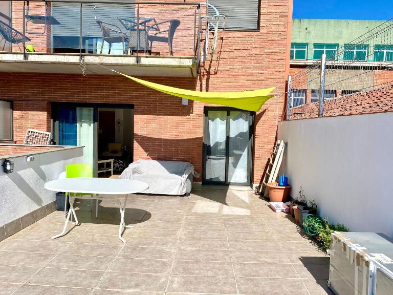 Tranquilo y con terraza - B&B Terrassa