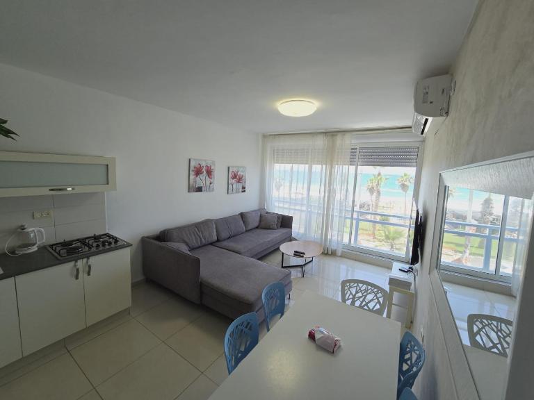 GK apartment Beauty - Bed and Breakfast Bat Yam