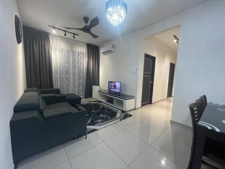 Felina Homestay Condo Selayang Batu Caves MusIim Friendly - B&B Kuala Lumpur