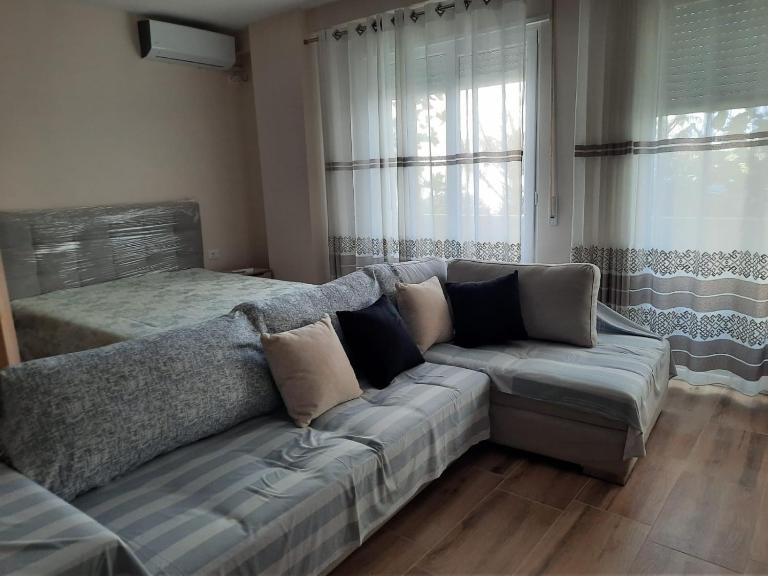 Spacious studio near the seaside - B&B Golem