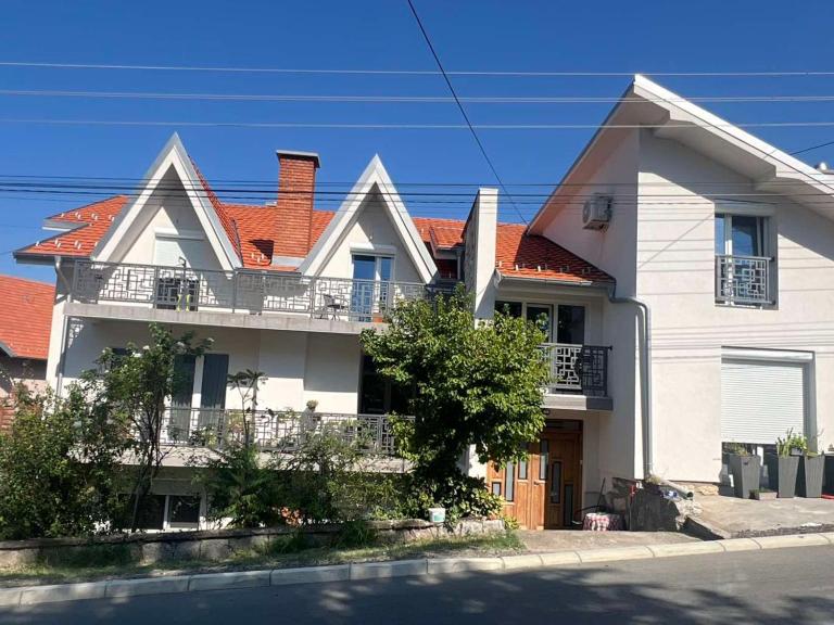 Vila RUŽA - House of Roses - B&B Soko Banja
