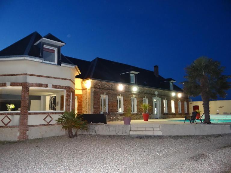 chambres d'hôtes à FECAMP chez Muriel à Ganzeville le domaine de la roquette avec piscine - Bed and Breakfast Ganzeville