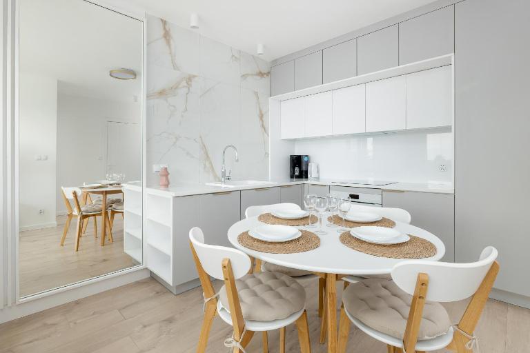 Marina Sea View - by Jantar Apartamenty Kołobrzeg - B&B Kołobrzeg